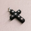 Cruz de ébano en oro blanco con diamantes - Imagen 2