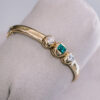 Pulsera rígida oro esmeralda y dos diamantes - Imagen 4