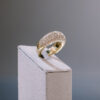 Sortija de oro montada con diamantes - Imagen 3