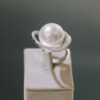 Sortija de perla en oro blanco con diamantes