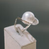 Sortija de perla en oro blanco con diamantes - Imagen 3