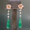 Pendientes de oro blanco montados con coral, jade, perlas y diamantes