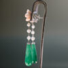 Pendientes de oro blanco montados con coral, jade, perlas y diamantes - Imagen 2