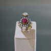 Sortija lanzadera antigua de oro montada con rubí y diamantes