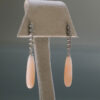 Pendientes de oro blanco con diamantes y coral rosa