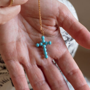 Cruz de turquesa y oro