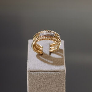 Sortija de oro y oro blanco con diamantes