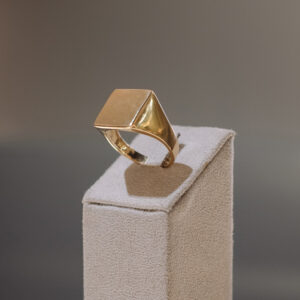 Sortija sello de oro