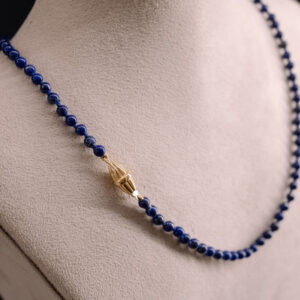 Collar de lapislázuli y oro