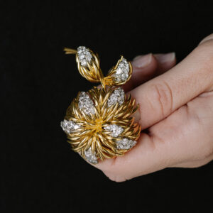 Broche de oro y diamantes