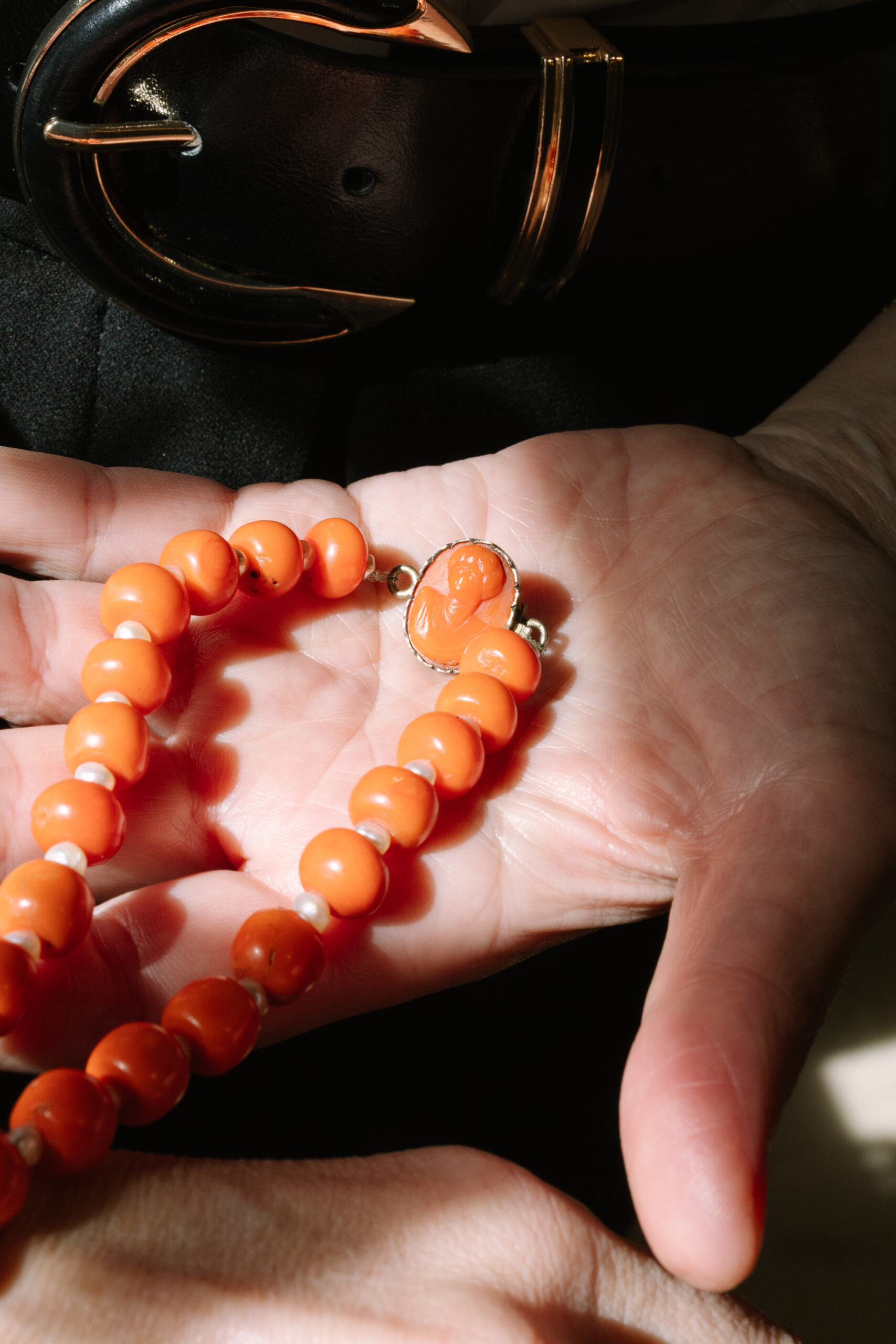 collar-antiguo-de-coral-camafeo-de-coral-sevilla-joyería-chico